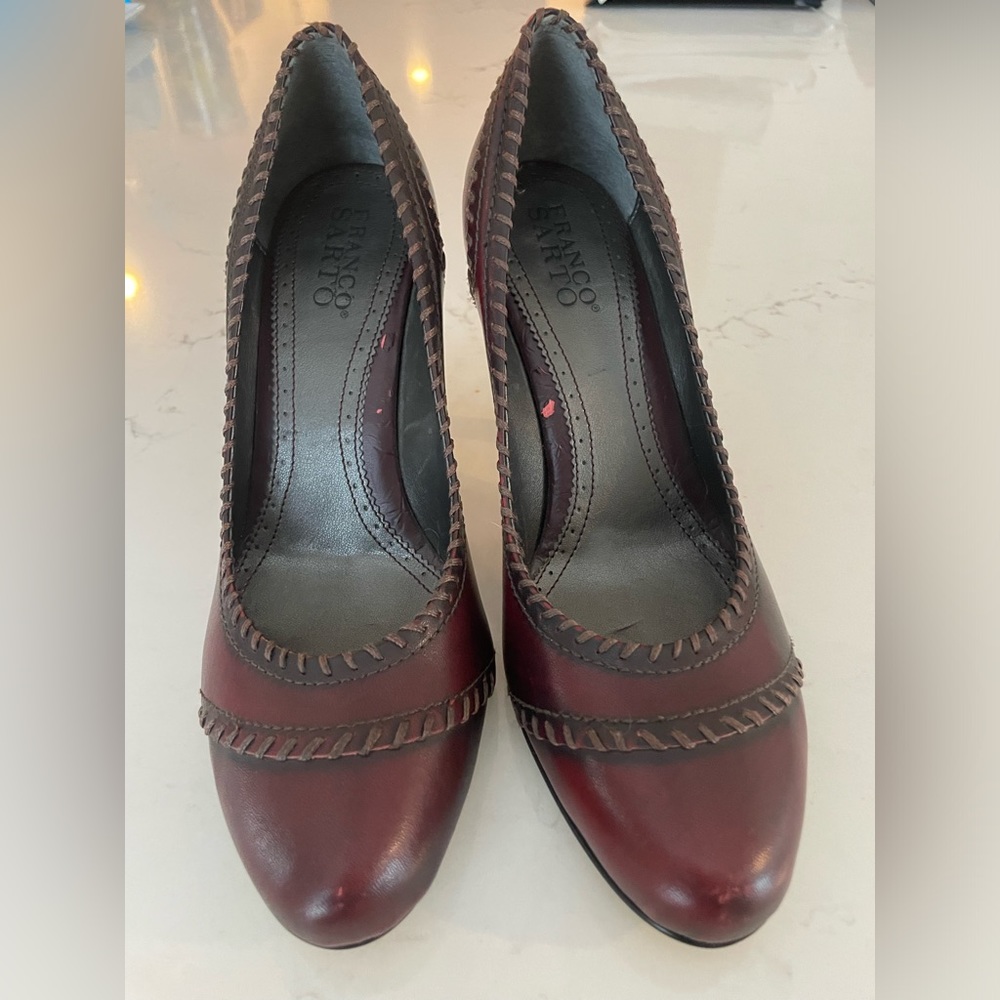 Franco Sarto Burgundy Talento Heels Pattern Details Classic - size 7